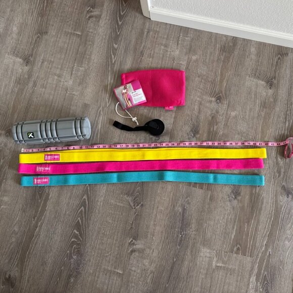 Fitness Bundle: Foam Roller, Long Resistance Bands, Door Anchor, and Mesh Bag - Picture 5 of 10